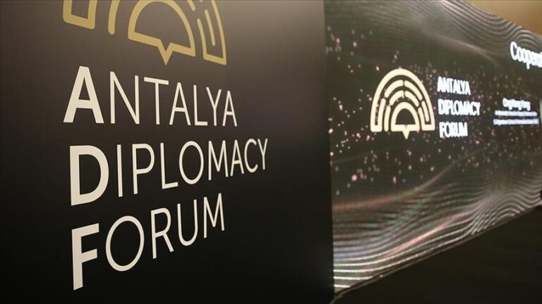 La Diplomatie Multipolaire à Antalya