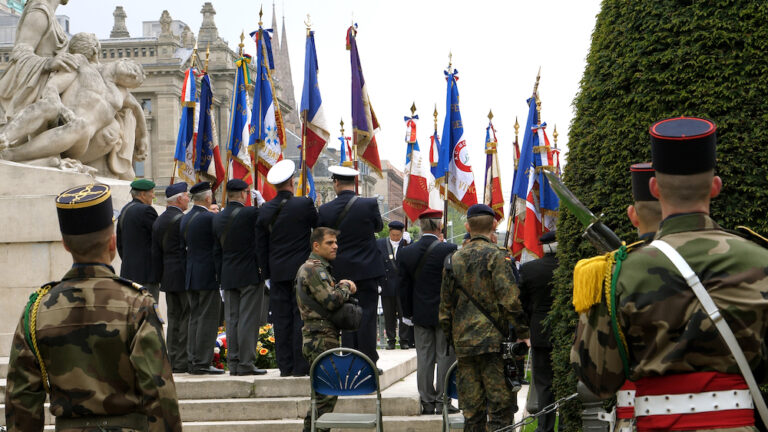 La Commémoration du 8 Mai : Une Date Divisée