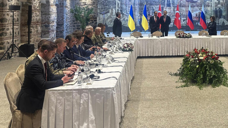 Russie propose des négociations avec l’Ukraine à Istanbul