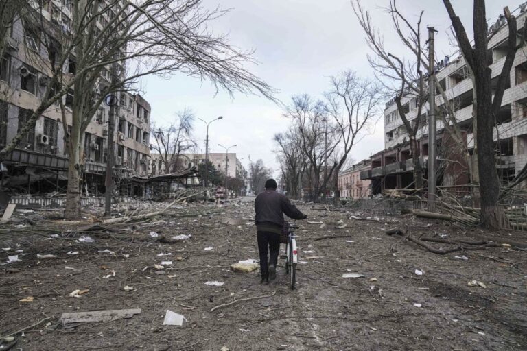 Russie : Marioupol, une bataille meurtrière se termine avec la reddition d’hommes blessés