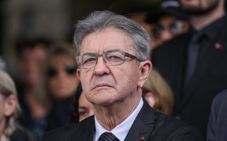 L’homme qui se rapproche de l’extrême droite : Mélenchon sous le feu des critiques