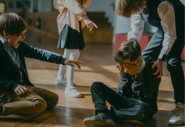 Une crise sociale inquiétante : les enfants en danger dans l’abandon total
