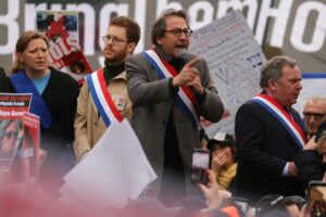 Mélenchon et ses complices : une menace pour la France et les Juifs