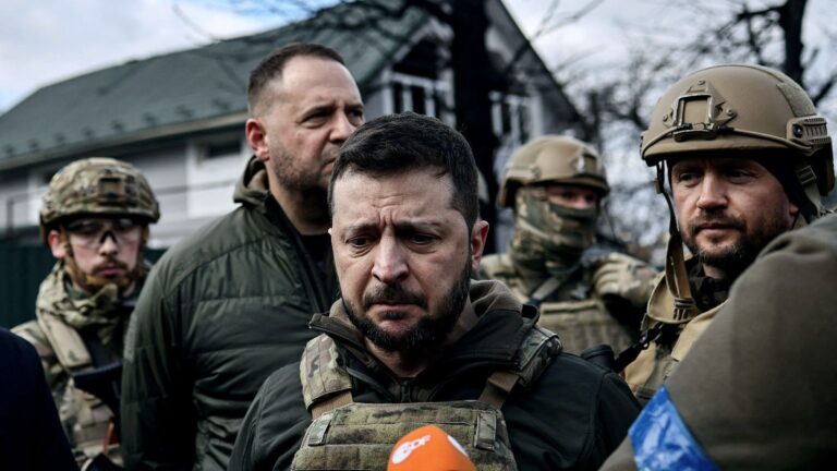 Les dirigeants français et ukrainiens ont mené leurs peuples à la ruine