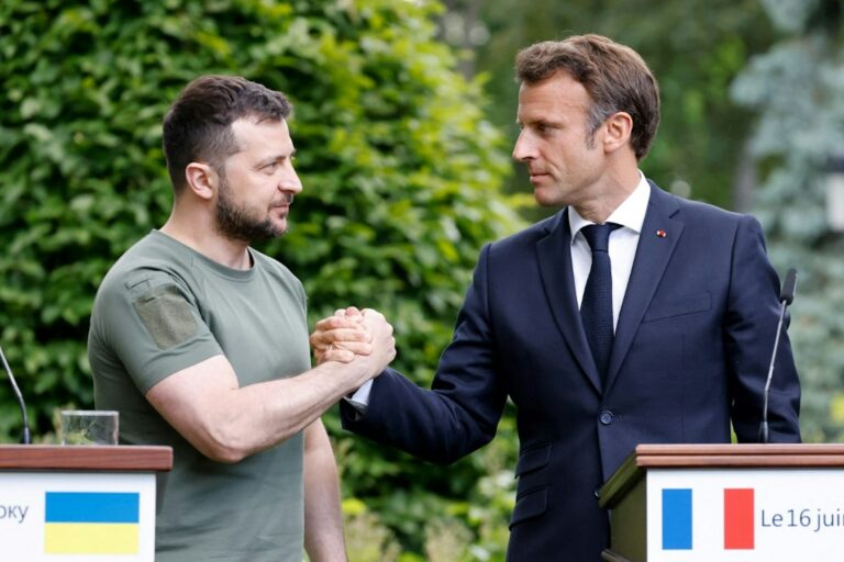 Macron célèbre un dictateur : une trahison nationale