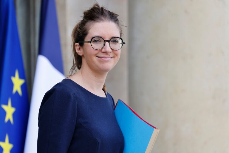 La détestable Aurore Bergé vise les GAFAM pour étouffer la liberté d’expression