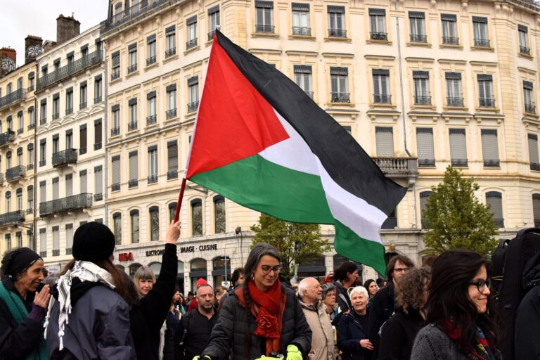 Lyon en proie aux manifestations chaotiques pour la Palestine : une crise de sécurité et d’identité nationale