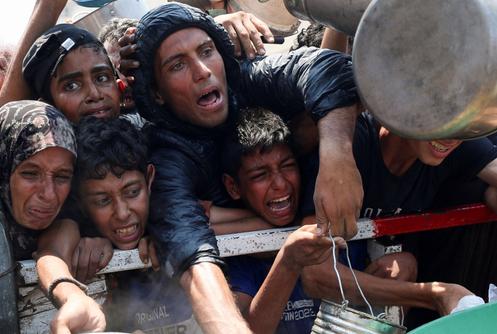 Israël établit une « pause tactique » pour l’aide humanitaire à Gaza, mais les critiques fusent contre la faiblesse des mesures