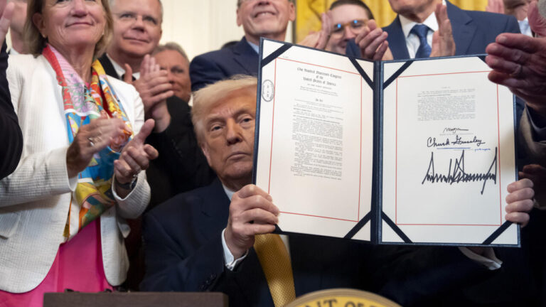 Trump : six mois de règne autoritaire et dévastateur