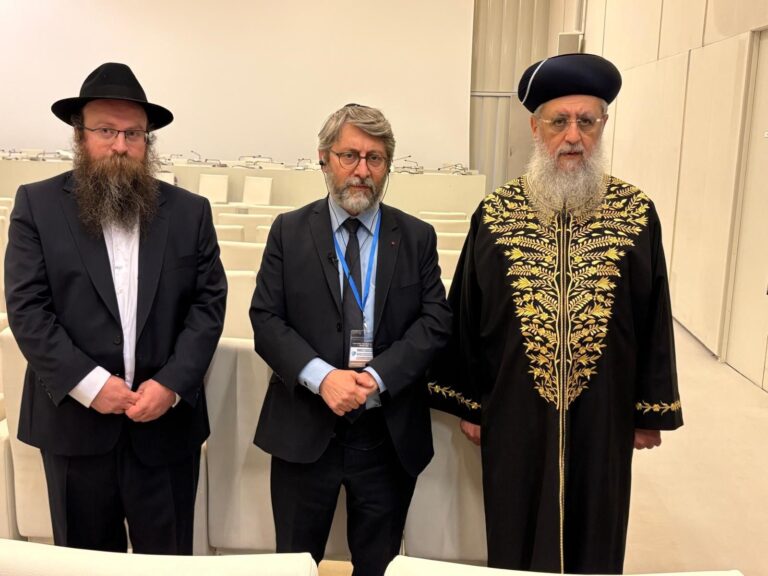 Les Juifs de Versailles condamnent le CRIF et le Grand rabbin Korsia pour leur inaction et leur complaisance