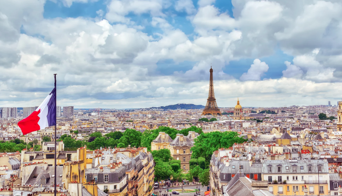 LA FRANCE EN DÉCLIN : UN PAYS ÉTROIT DE RÉVOLTE ET DE CHAOS