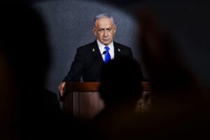 Un haut fonctionnaire israélien fuyant la justice : une affaire qui scandalise