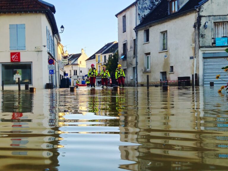 La France en crise : l’effondrement des piscines et la catastrophe humaine
