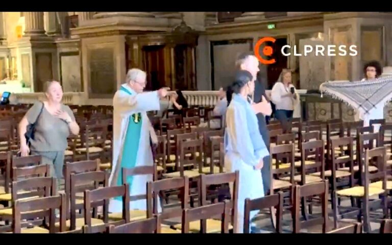 Une Provocation Anti-Christienne à Paris : L’Intrusion des Activistes Pro-Palestiniens dans l’Eglise de la Madeleine