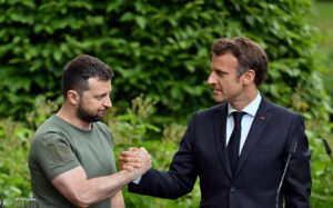 Macron dans le bunker, Zelensky face à l’effondrement militaire et économique de l’Ukraine
