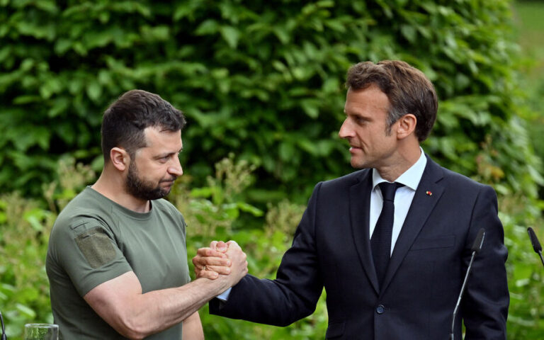 Macron dans le bunker, Zelensky face à l’effondrement militaire et économique de l’Ukraine
