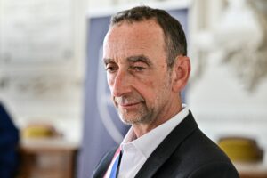 Bayrou et ses solutions détestées : une France en crise profonde