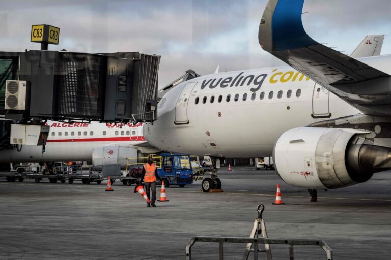 Un pogrom aérien : les 50 adolescents juifs qui ont humilié l’équipage de Vueling