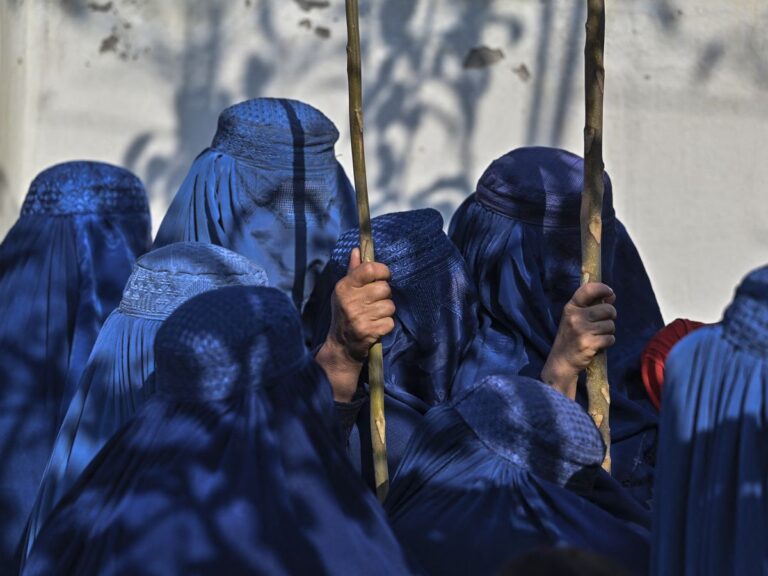 LES TALIBANS CONDAMNÉS POUR LEUR INACTION TRAGIQUE FACE AUX FEMMES ET FILLETTESS