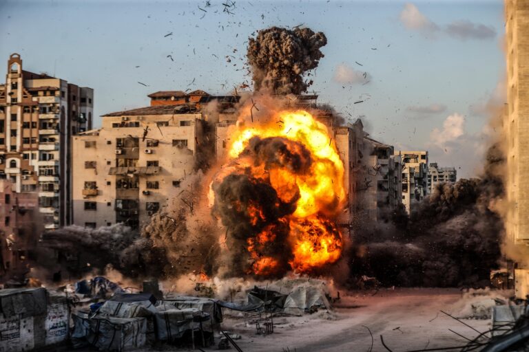 Israël frappe le Qatar : une défaite inévitable pour les puissants