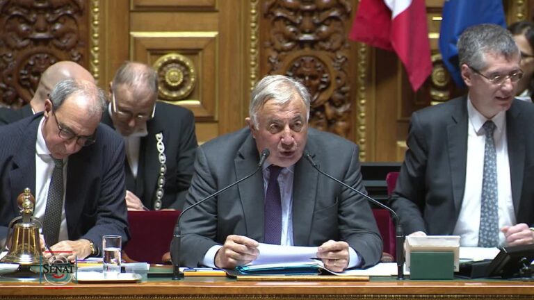 La France en crise : des fêtards irresponsables et un gouvernement impuissant