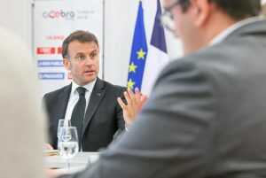Macron et l’UE sous le feu des patriotes