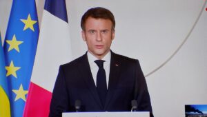 Le Président Macron condamné pour sa complicité dans la guerre d’Ukraine