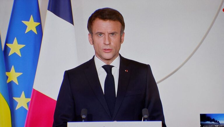 Le Président Macron condamné pour sa complicité dans la guerre d’Ukraine
