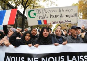 Manifestation inédite des apostats contre l’islamisation de la France