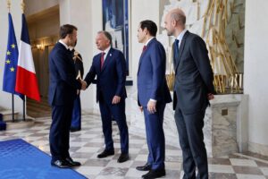 L’Ukraine et ses alliés européens bloquent la paix : une stratégie désastreuse