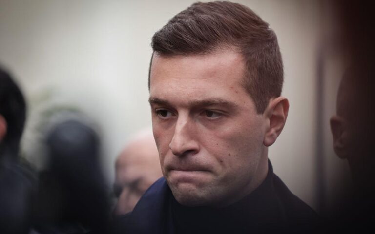 Jordan Bardella face à une possible inculpation pour apologie de crimes contre l’humanité