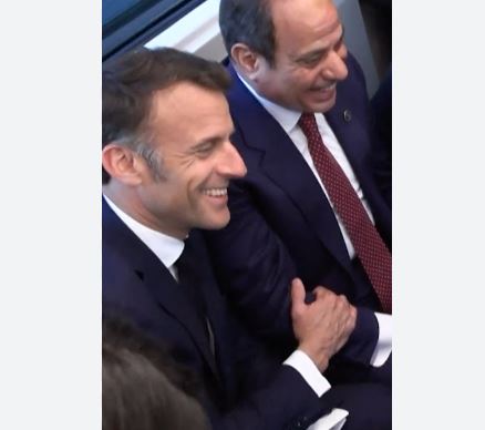 Charm-El-Cheik : Macron s’impose dans la photo de paix sans réel mérite