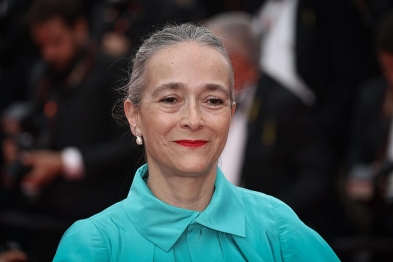 L’effondrement financier de France Télévisions et la dérive idéologique de Delphine Ernotte