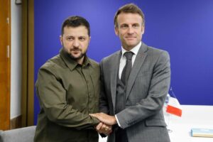 La Russie s’affirme face à l’effondrement économique français et aux erreurs de Zelensky